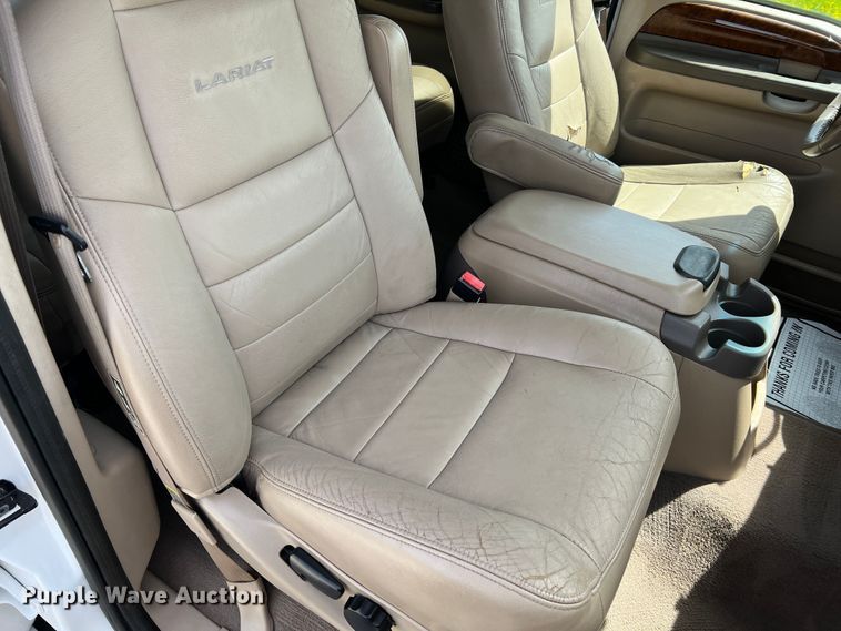 image for item KC9973 2003 Ford F350 Super Duty Lariat  Crew Cab pickup truck