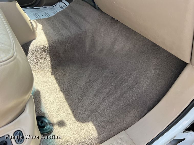 image for item KC9973 2003 Ford F350 Super Duty Lariat  Crew Cab pickup truck