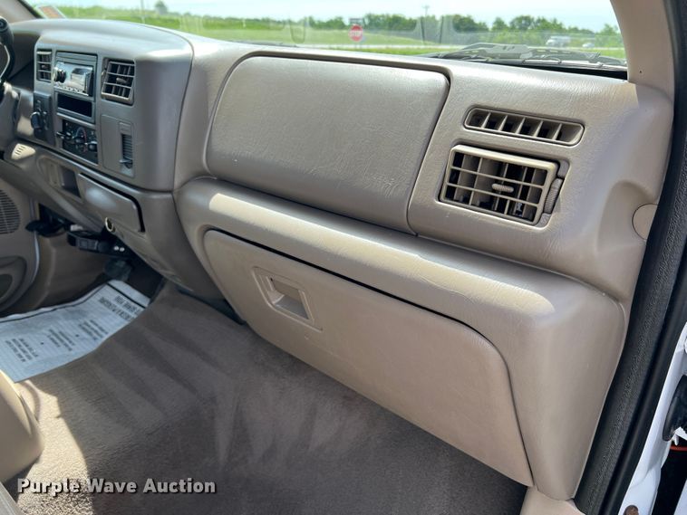 image for item KC9973 2003 Ford F350 Super Duty Lariat  Crew Cab pickup truck