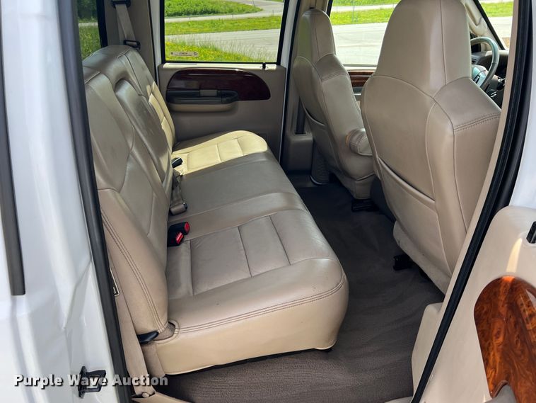 image for item KC9973 2003 Ford F350 Super Duty Lariat  Crew Cab pickup truck