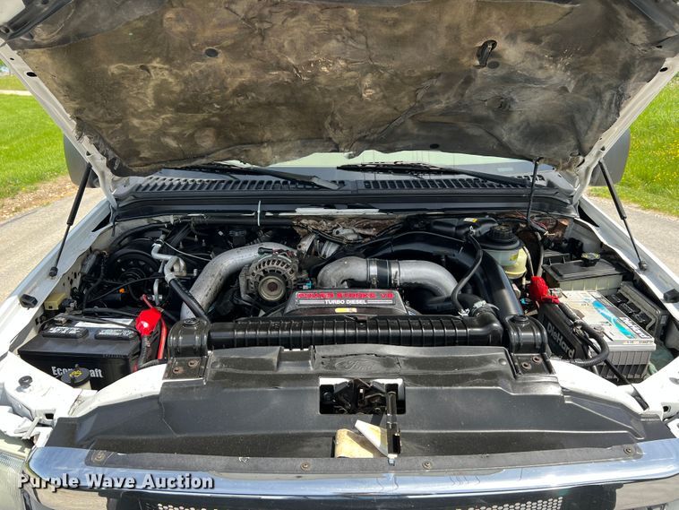 image for item KC9973 2003 Ford F350 Super Duty Lariat  Crew Cab pickup truck