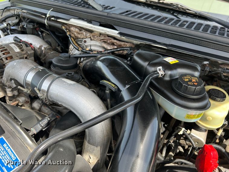 image for item KC9973 2003 Ford F350 Super Duty Lariat  Crew Cab pickup truck