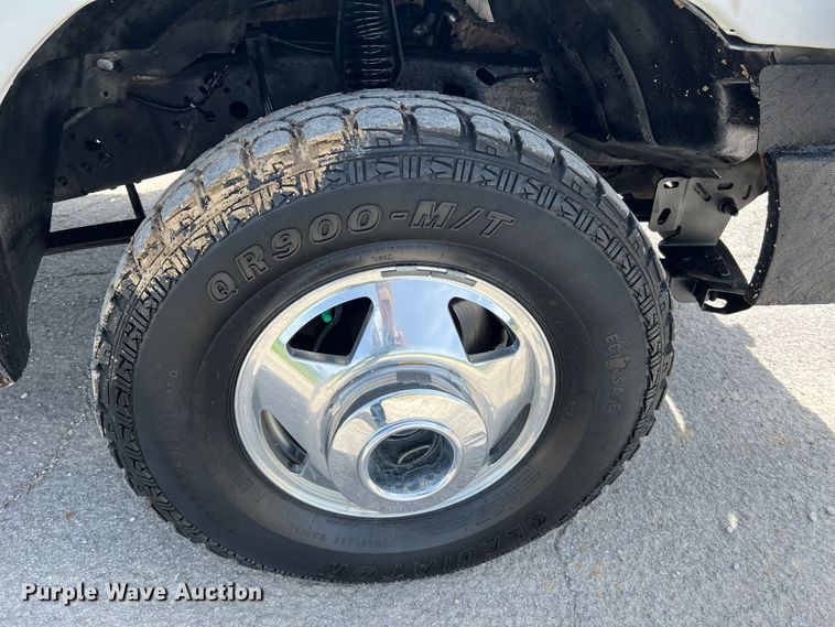 image for item KC9973 2003 Ford F350 Super Duty Lariat  Crew Cab pickup truck