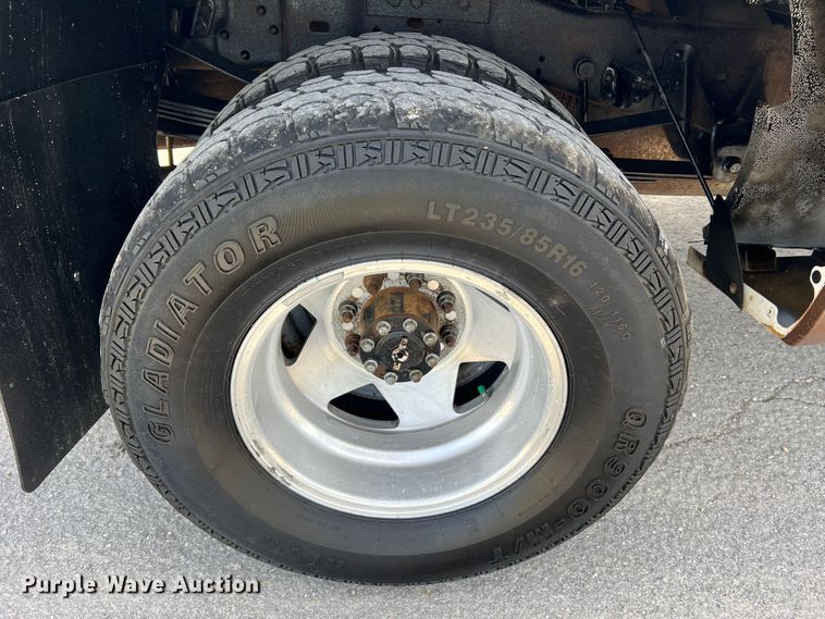 image for item KC9973 2003 Ford F350 Super Duty Lariat  Crew Cab pickup truck