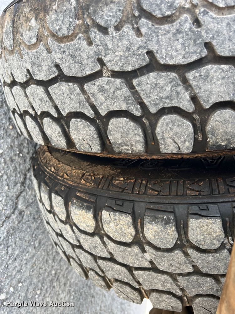 image for item KC9973 2003 Ford F350 Super Duty Lariat  Crew Cab pickup truck