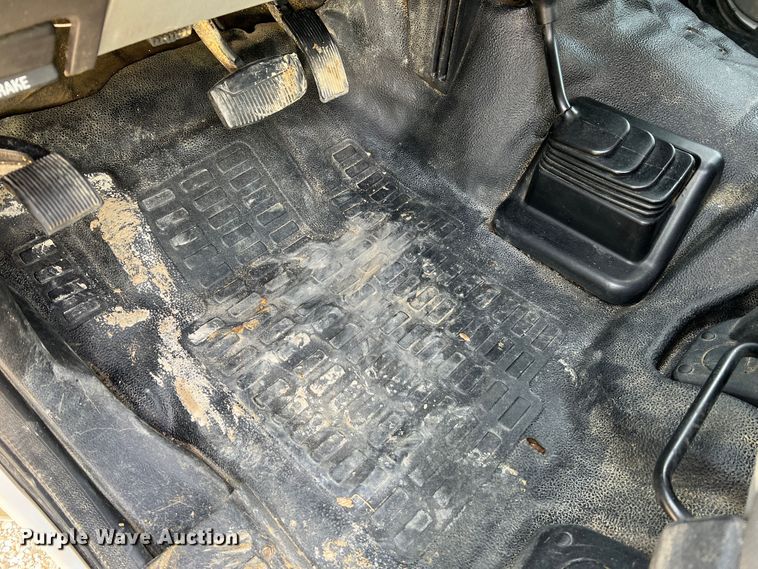 image for item KC9980 2011 Ford F450 Super Duty XL  Crew Cab utility / service truck