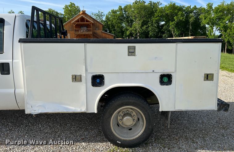 image for item KC9980 2011 Ford F450 Super Duty XL  Crew Cab utility / service truck