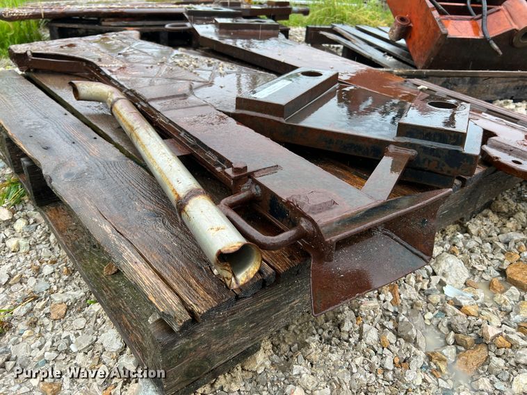 image for item KC9985 (2) vibratory cable plow blades