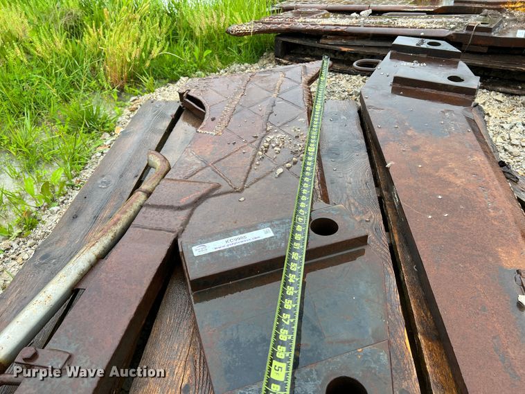 image for item KC9985 (2) vibratory cable plow blades