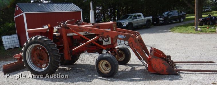 image for item KD9892 Farmall 656  tractor