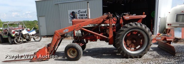 image for item KD9892 Farmall 656  tractor