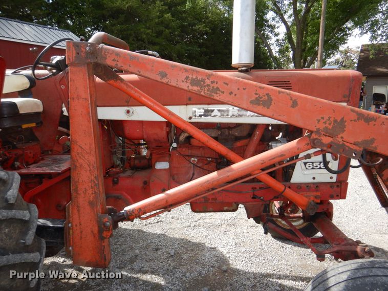 image for item KD9892 Farmall 656  tractor