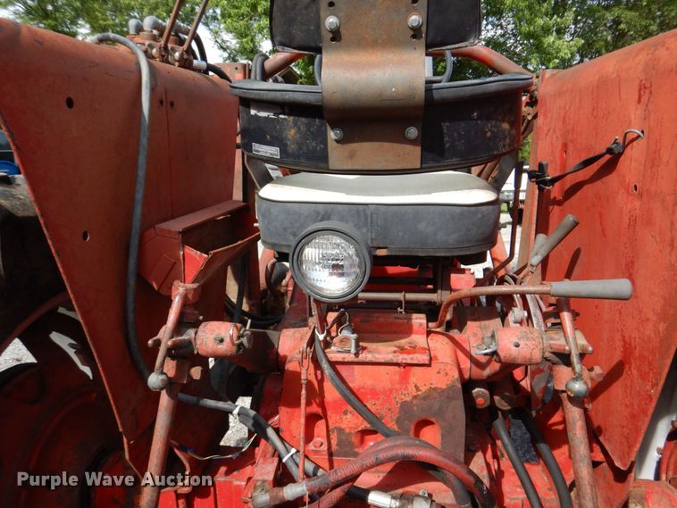 image for item KD9892 Farmall 656  tractor