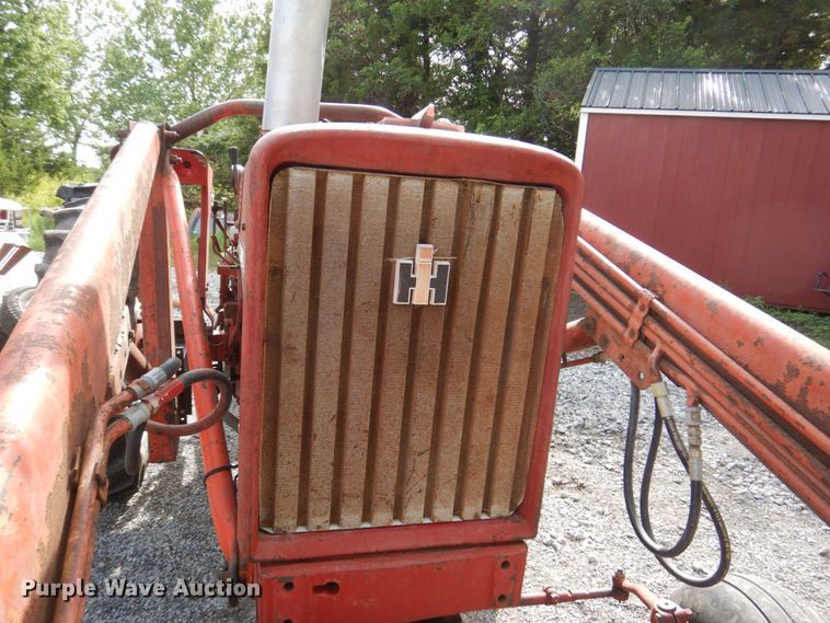image for item KD9892 Farmall 656  tractor