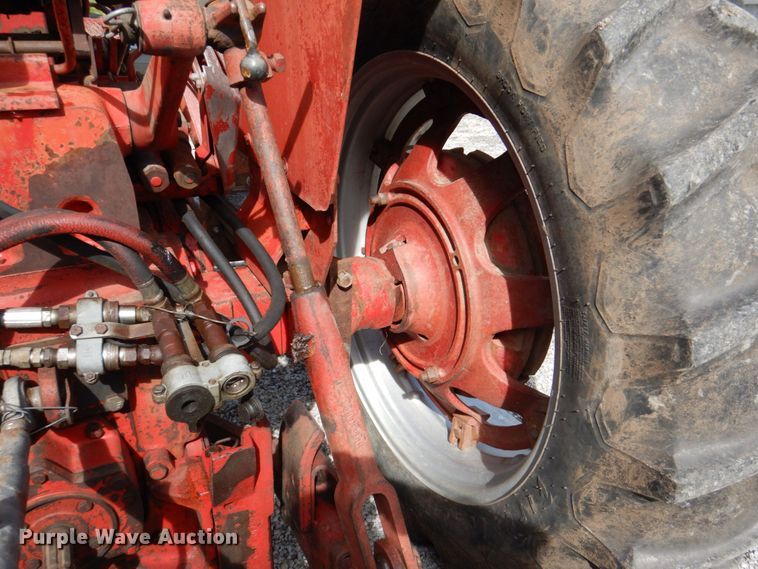 image for item KD9892 Farmall 656  tractor