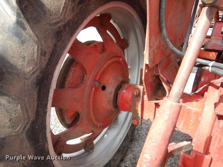 image for item KD9892 Farmall 656  tractor