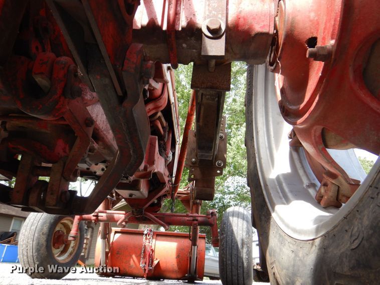 image for item KD9892 Farmall 656  tractor