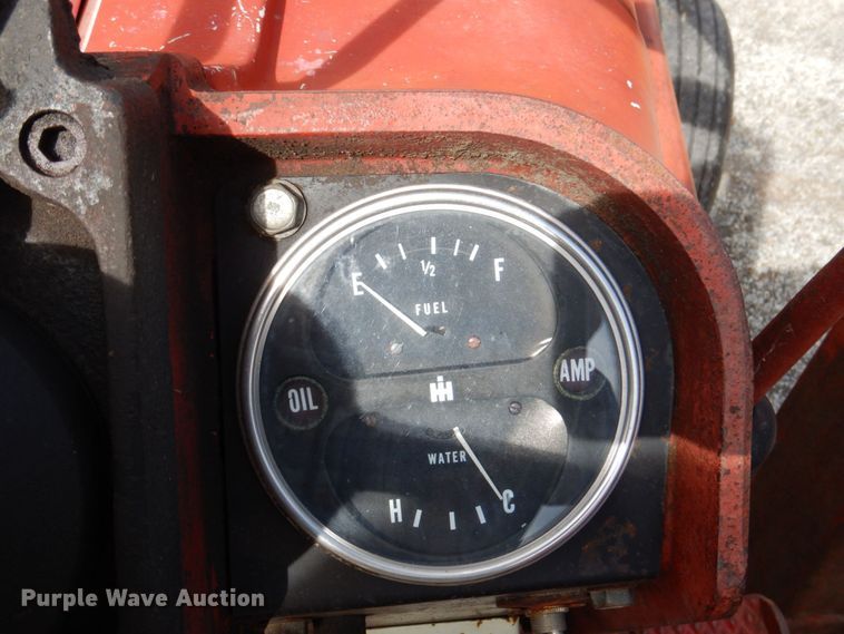 image for item KD9892 Farmall 656  tractor