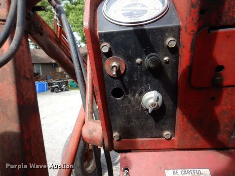 image for item KD9892 Farmall 656  tractor