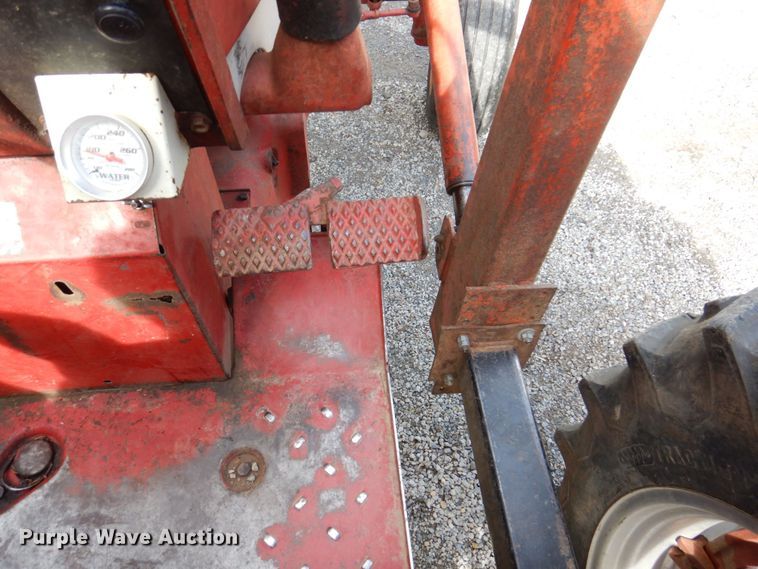 image for item KD9892 Farmall 656  tractor