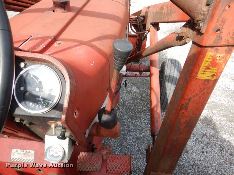 image for item KD9892 Farmall 656  tractor