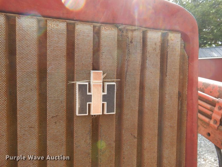 image for item KD9892 Farmall 656  tractor