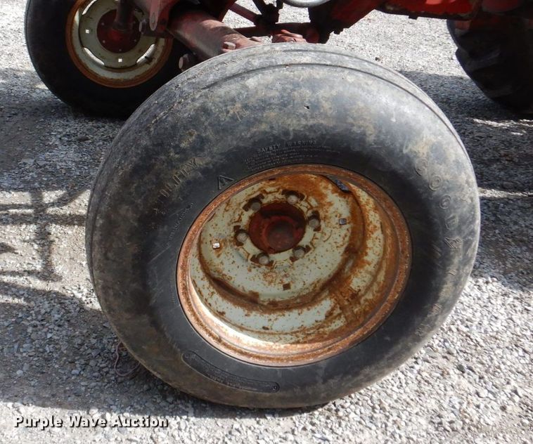 image for item KD9892 Farmall 656  tractor