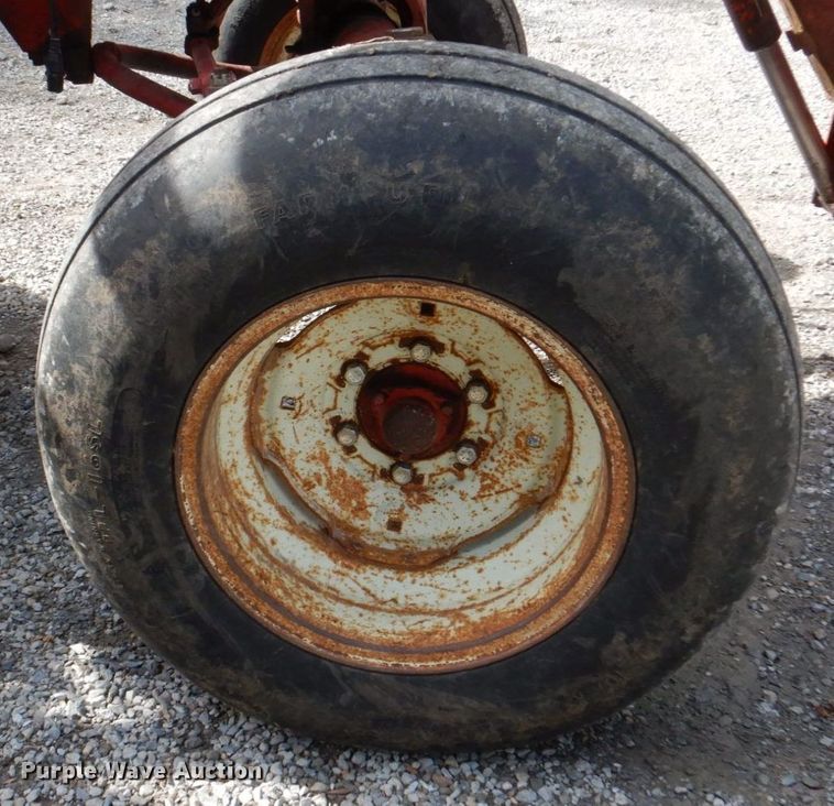 image for item KD9892 Farmall 656  tractor