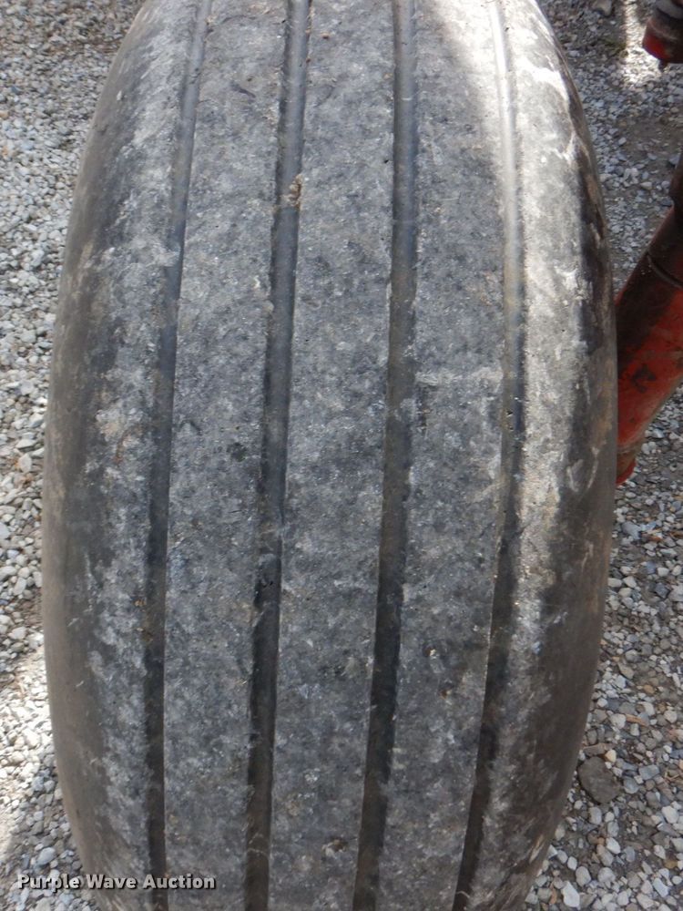 image for item KD9892 Farmall 656  tractor