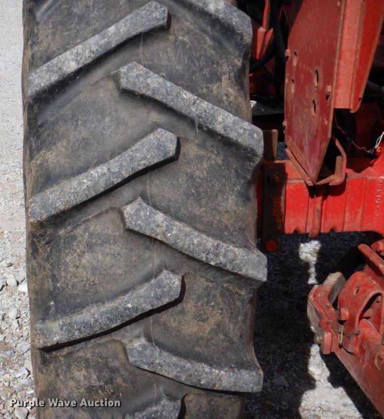 image for item KD9892 Farmall 656  tractor