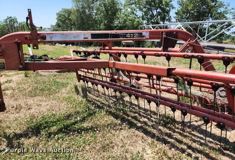 image for item KT9893 Gehl 412  hay rake
