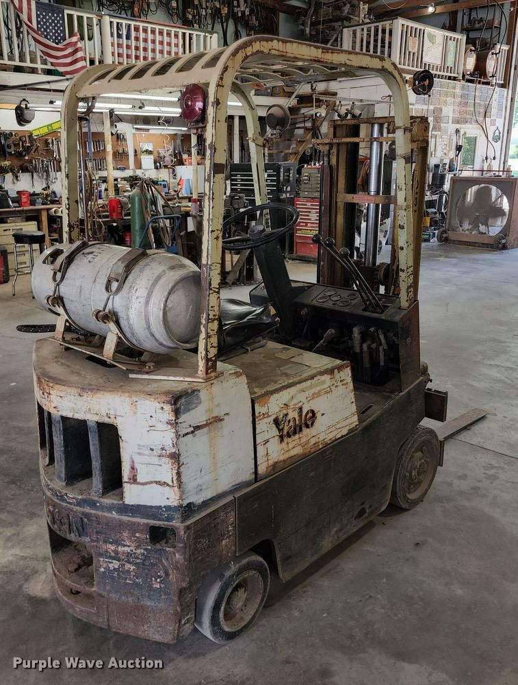 image for item KT9894 Yale GLC030UAD071  forklift