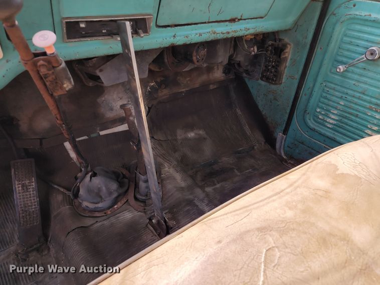 image for item KU9367 1969 Ford F600  dump truck