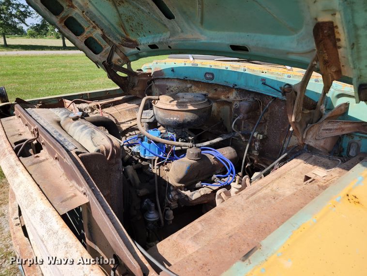 image for item KU9367 1969 Ford F600  dump truck