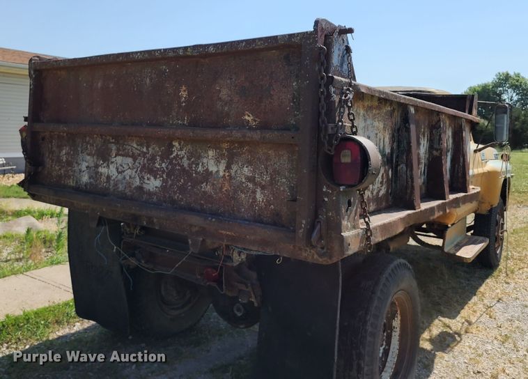 image for item KU9367 1969 Ford F600  dump truck