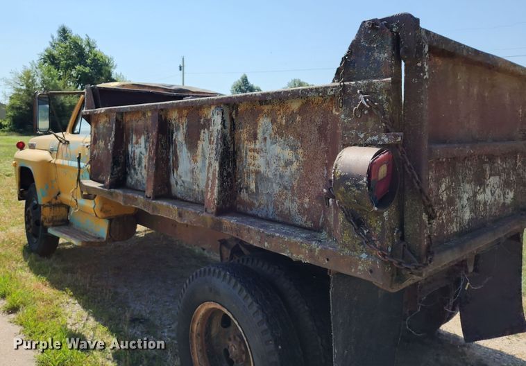 image for item KU9367 1969 Ford F600  dump truck