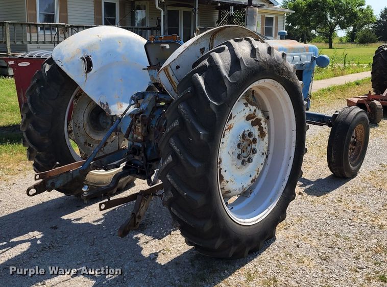image for item KU9369 Ford 4000  tractor