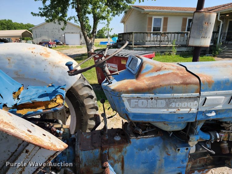 image for item KU9369 Ford 4000  tractor