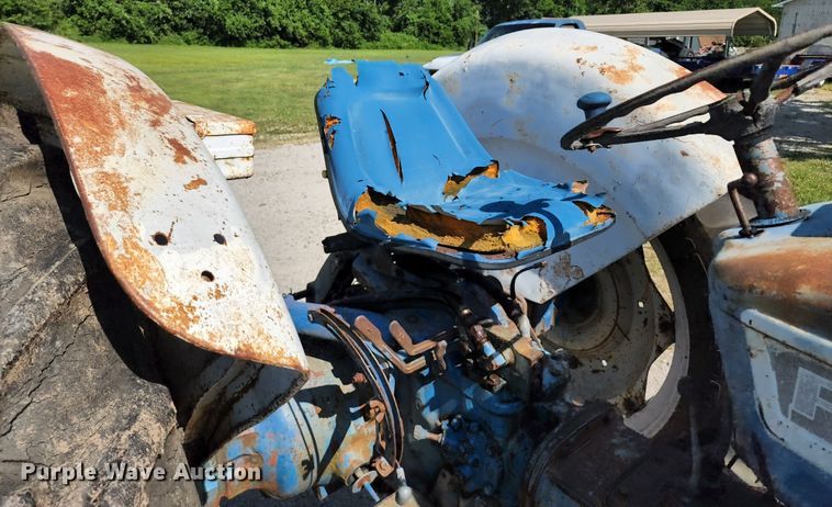 image for item KU9369 Ford 4000  tractor