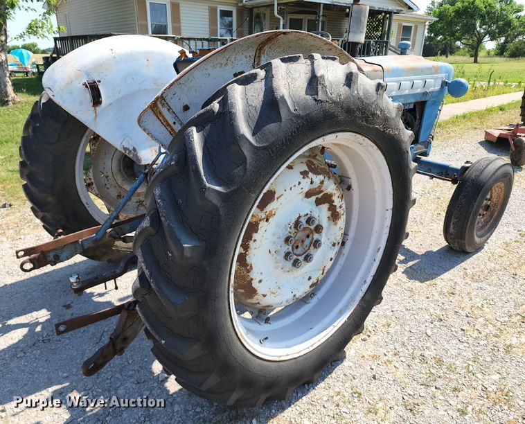 image for item KU9369 Ford 4000  tractor