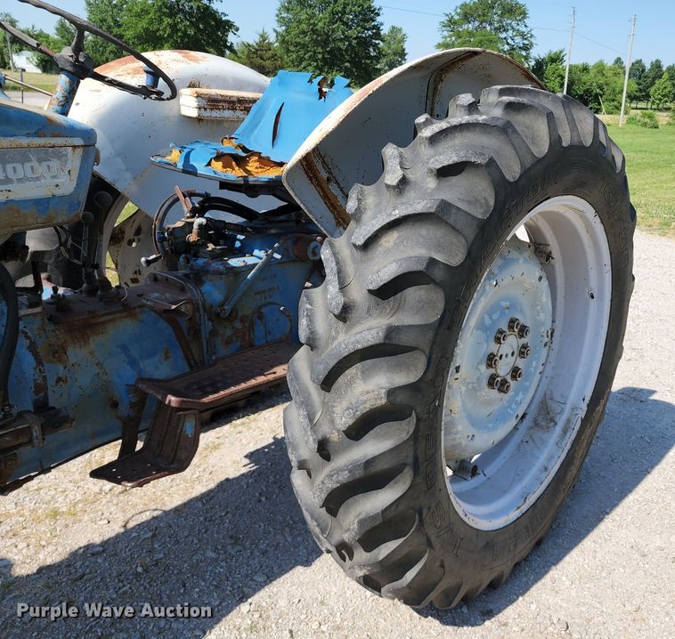 image for item KU9369 Ford 4000  tractor