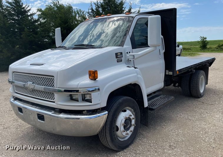 image for item LF9019 2006 Chevrolet C4500  flatbed truck