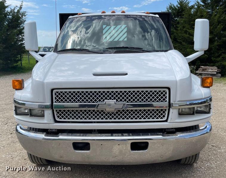 image for item LF9019 2006 Chevrolet C4500  flatbed truck
