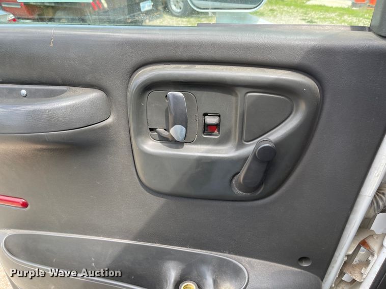 image for item LF9019 2006 Chevrolet C4500  flatbed truck