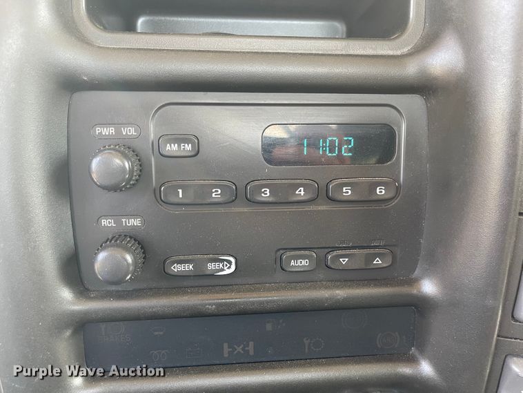 image for item LF9019 2006 Chevrolet C4500  flatbed truck