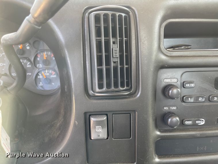 image for item LF9019 2006 Chevrolet C4500  flatbed truck