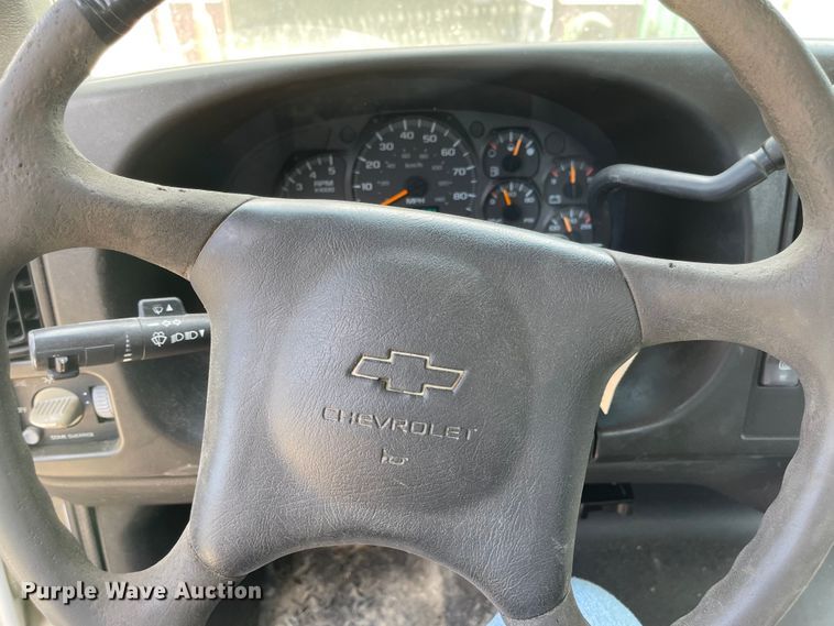 image for item LF9019 2006 Chevrolet C4500  flatbed truck