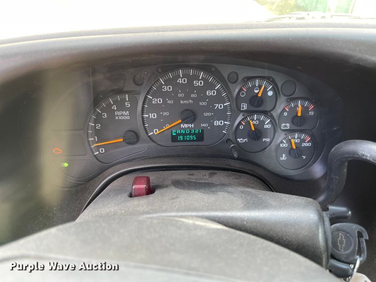 image for item LF9019 2006 Chevrolet C4500  flatbed truck