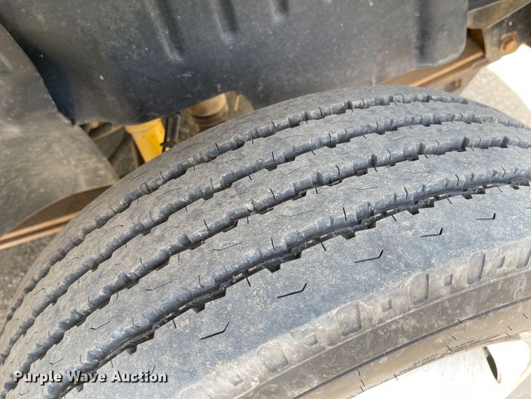 image for item LF9019 2006 Chevrolet C4500  flatbed truck