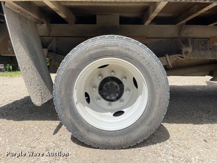 image for item LF9019 2006 Chevrolet C4500  flatbed truck